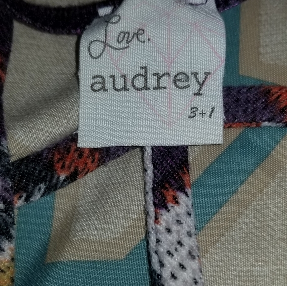 Patterned Multi-colored Back Cut Out Top - Picture 5 of 7